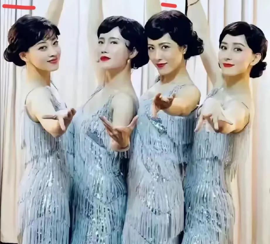 四朵金花，梅婷，曾黎，胡静，另外一位是谁？她们穿着蓝色的裙子，发型几乎一样，身材
