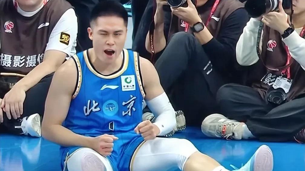 辽篮客场连吃3个T，主教练杨鸣被驱逐出场