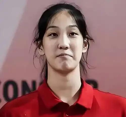确定这不是在开玩笑？
今天，中国女排公布了世锦赛的14名球员名单，接应杨舒名在列