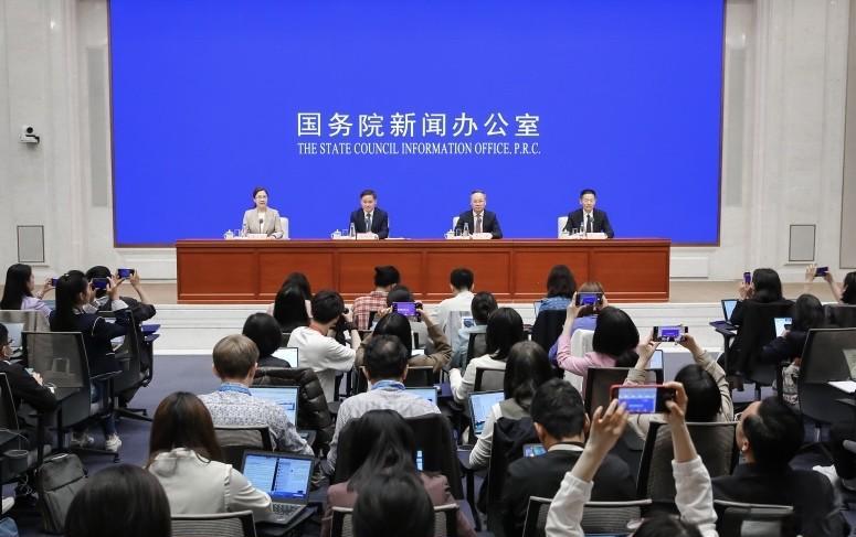严查食品添加剂！国务院表态
为了全方面整治食品添加剂，保障食品安全，相关部门将开