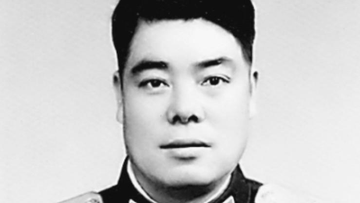 1943年，新四军副营长误入敌人阵地，还淡定道：带我去见你们长官