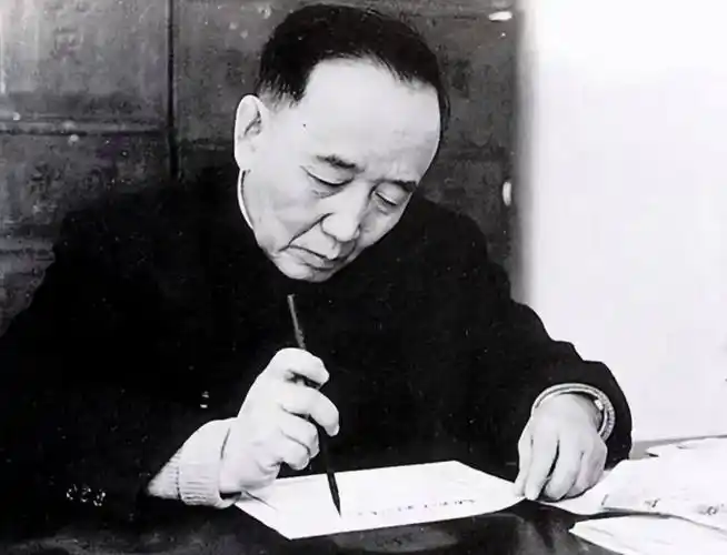 《郭沫若的复杂人生：于立群自杀之谜与情感纠葛》