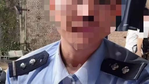 穿警服直播带货？别把“制服”当“流量密码”