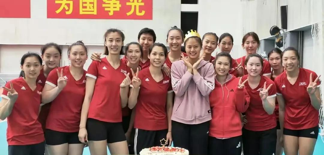 中国女排输给波兰女排并非坏事。对于一支全新的球队，想要快速的成长，输球是最好的捷