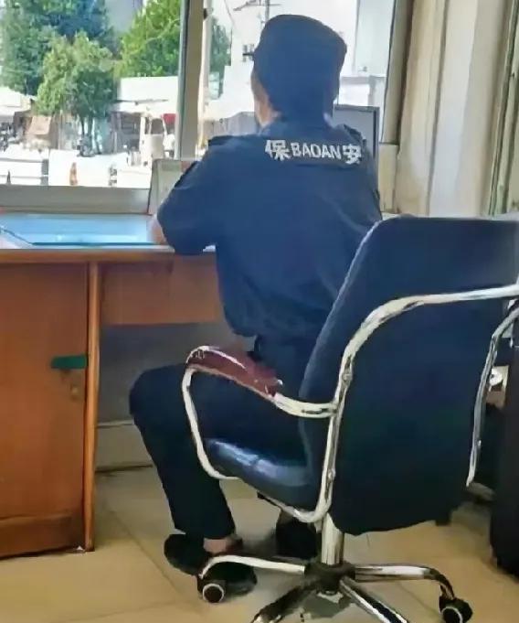 保安公司频繁招人的原因
   现在无论是监控室，还是其他岗位的保安，换人都很频繁