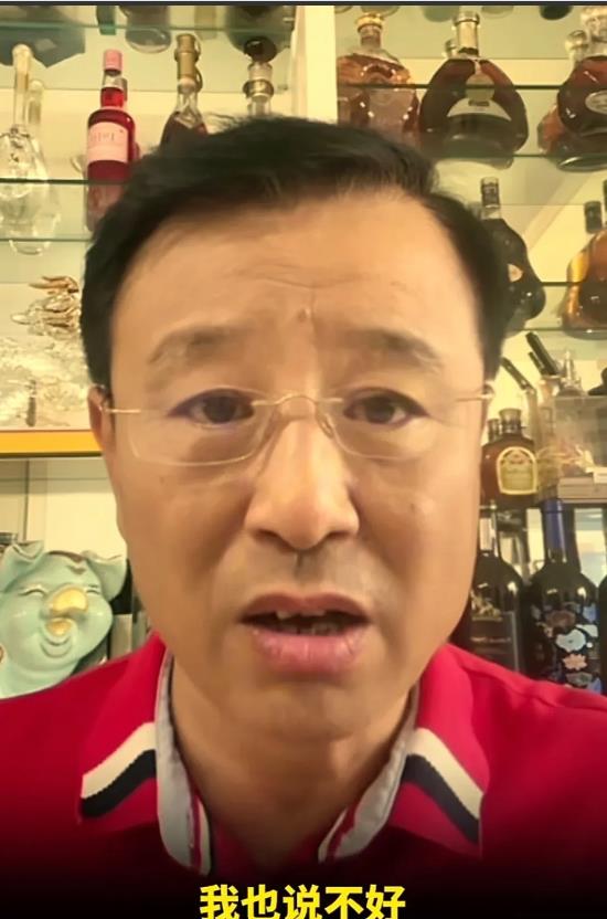 贾伦继续一如既往的不粘锅和过度圆滑，有网友问贾伦郝爱民的师父是谁，贾伦既没有回答