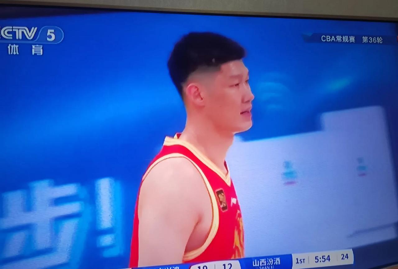 胡金秋在国家队各种被人家硬吃。回到俱乐部就如鱼得水。用央视解说员瑜伽的话是，活力