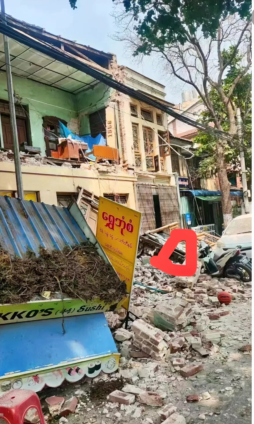 缅甸强震救援正在进行











缅甸地震！生死一线！废墟下还有人活着