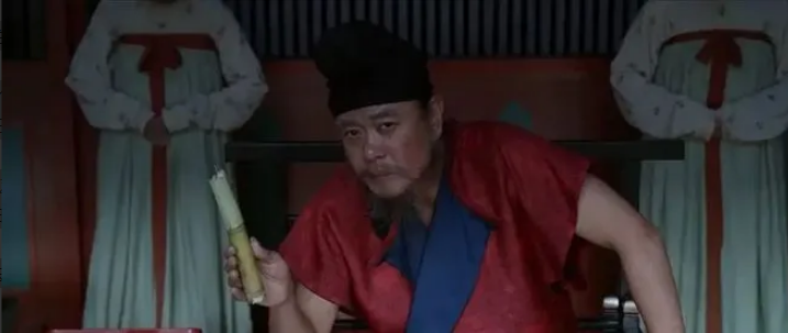 《长安的荔枝》里，荔枝那么好吃，身为刺史的何有光为什么总在啃甘蔗

剧中，反复出