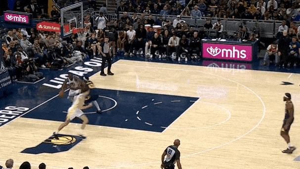 无情铁肘！格林在西亚卡姆贴身盯防下，直接一肘将其击倒