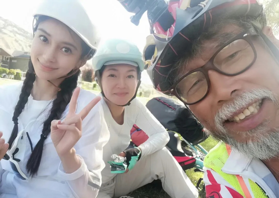 近日，79岁的骑行爱好者徐玉坤因向杨颖索要旅费一事引发了热议。徐爷爷曾在多年前与