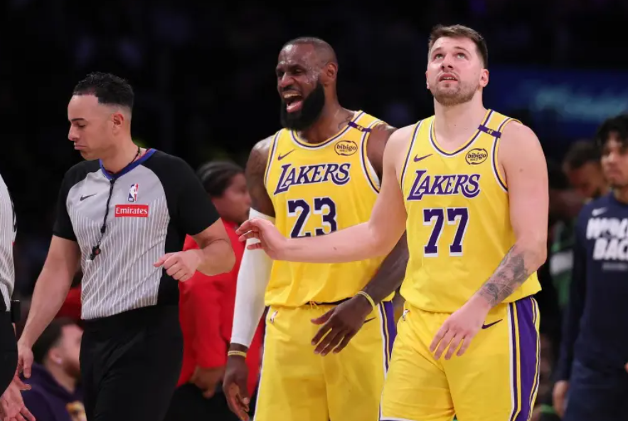 077想留守！名记：展示老詹离队后的阵容构建为湖人当务之急！

据NBA名记Bo