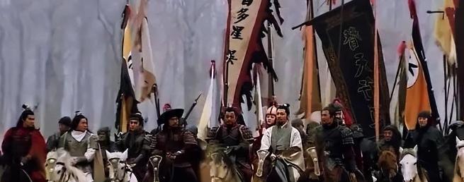 历史上的水泊梁山实际上就是小打小闹，就是一伙渔民因为官府不让他们捕鱼了，于是就聚