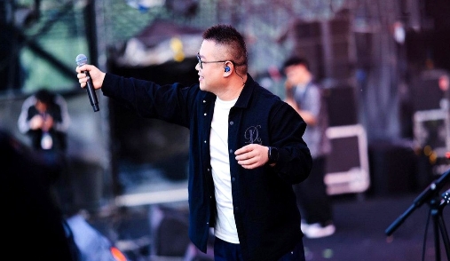 你们发现没

岳云鹏有一个弱点

可能永远改不掉了，那就是，他实在太容易紧张了