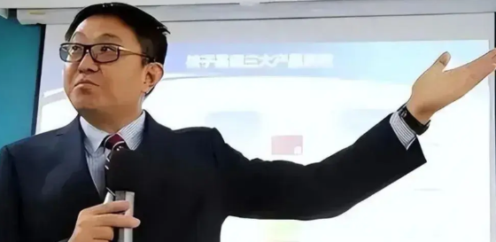 怪事年年有，今年特别多，“核酸大王”的张核子，谁敢想象口罩都过去3年了，这个神秘