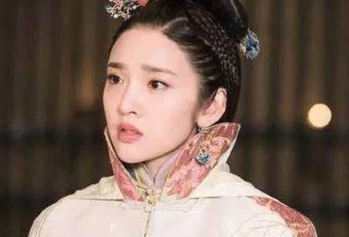 18岁穆库什怀孕，被丈夫射伤，后被父亲嫁给51岁部下。



1612年，白山黑