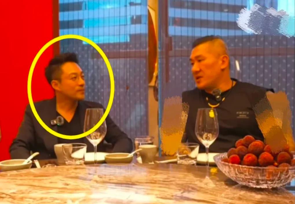 看完网红馆长和汪小菲见面，

终于弄明白了，

为什么弯弯女星喜欢来大陆找老公了