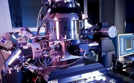 哈工大面对美国技术封锁逆势崛起，研发出国产光刻机最新突破，美国的芯片制裁即将沦为笑话…