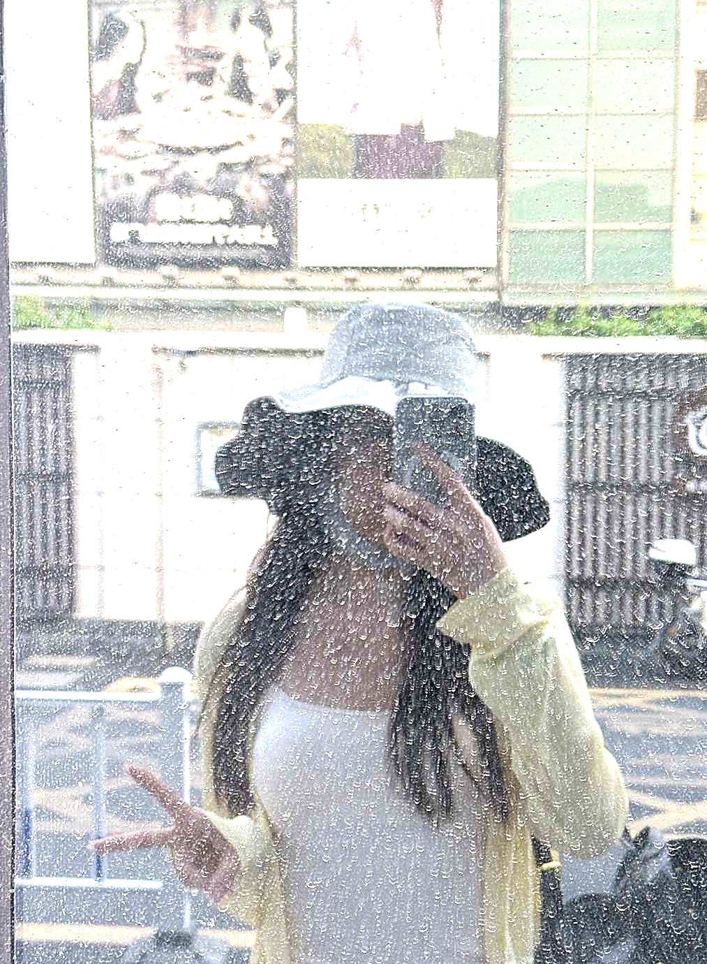 玻璃怎么这样没有人擦吗？那我可擦起来了？