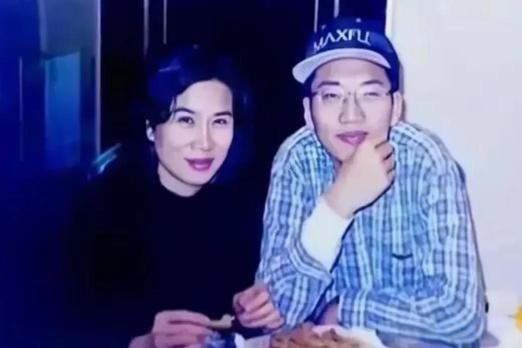 有热心网友说董明珠儿子41岁，未婚，宗馥莉，也是41岁未婚，两人能在一起，也蛮好