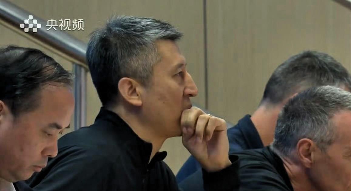 郭士强可算看明白了吧，出乎意料！没有周琦兜底，北京队真不行，辽宁籍主帅许利民面色