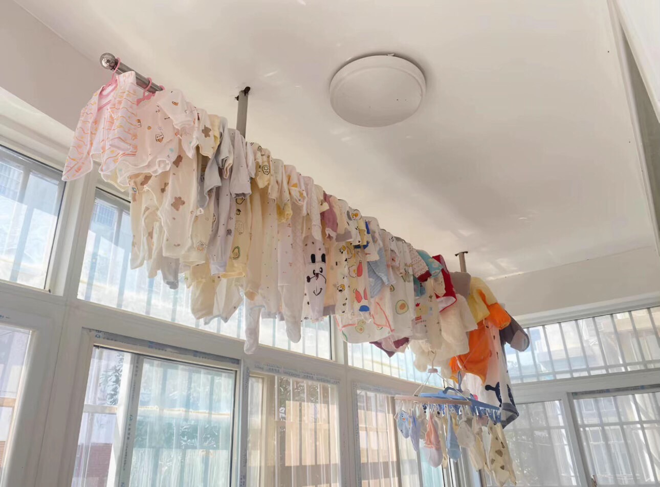 姐姐家的孩子大我家娃十个月，她经常给穿不了的衣服我孩子穿，如果是你会要这些衣服吗