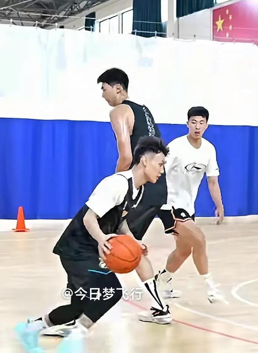 8月19日将是广东队夏训以来人员最完整的一天！
由于之前杨溢、彰华非、陈家政、王