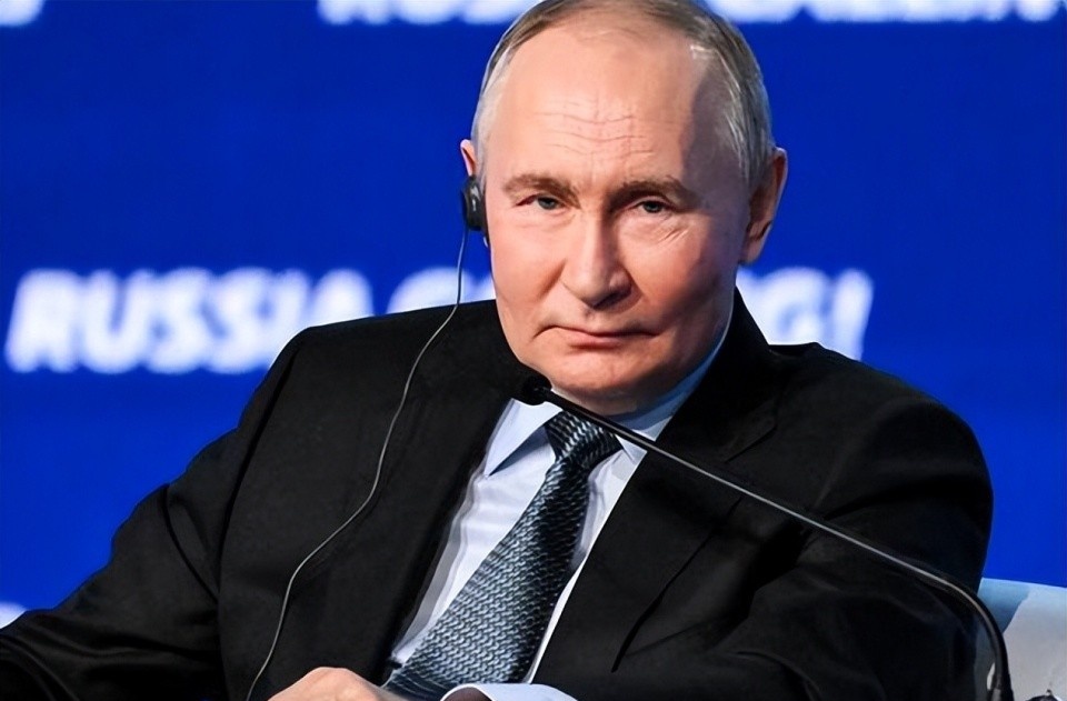 中国受俄牵连，普京不吭声，他的未来计划，给中国留了一个位置。



7月19日，