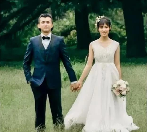 你发现了没？
周放是一位嫁给幸福的女明星。
她不仅是《新还珠格格》里面的柳红，还