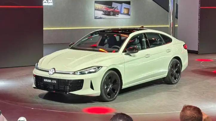 新款凌渡L换装1.5T EVOⅡ发动机，动力提升，变速箱仍为干式双离合