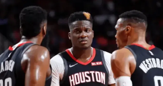 感觉今年NBA赛季就是雷霆想赢谁赢谁，休赛期火箭想签谁签谁，范乔丹降薪续约，小贾