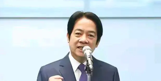 赖清德“政府”“求救无门”，美航母“卡尔.文森”号径直驶往中东！
赖清德在“上台
