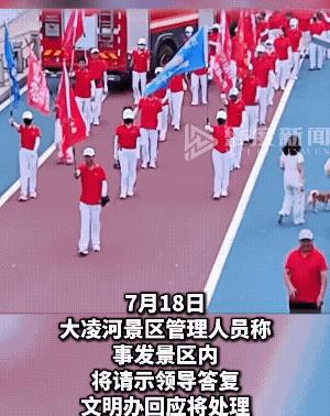哎哟喂！竟然阻挡消防车、救护车了，不仅是良知没有了，而且胆子也大了。
小孩子都懂