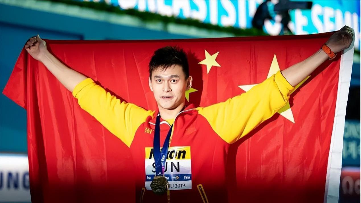 这次国乒不能再忍！贺晓龙曾毁掉孙杨声誉，体坛秦桧给西方递刀子