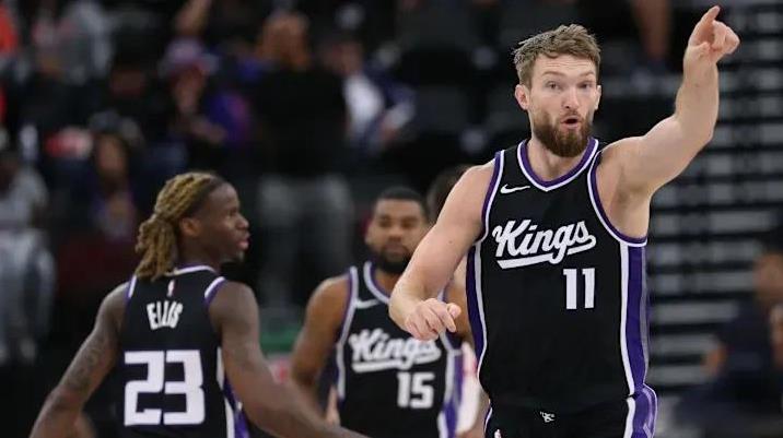 “彻底重建。”这是萨克拉门托国王队发出的明确信号。
国王队将考虑交易所有球员，包