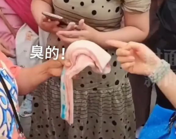 小学变质肉的调查结果出来了，居然是车的问题，惊不惊喜？意不意外？
不过有前车之鉴