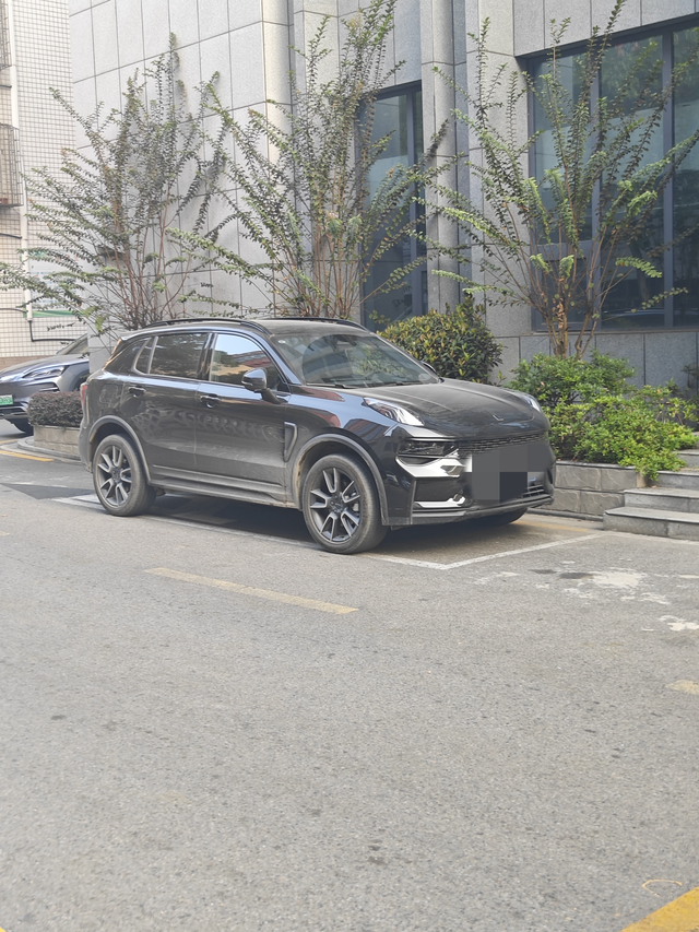 原地打方向异响
吭吭的金属声
不是轮胎传来的
开起来就没有
掉头打死都没异响
不