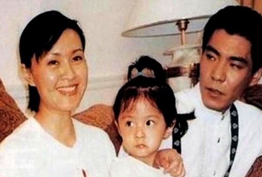 1994年，屠洪刚给那英打电话说“英子，借我5万块钱，急用”，那英问“干啥用呢”