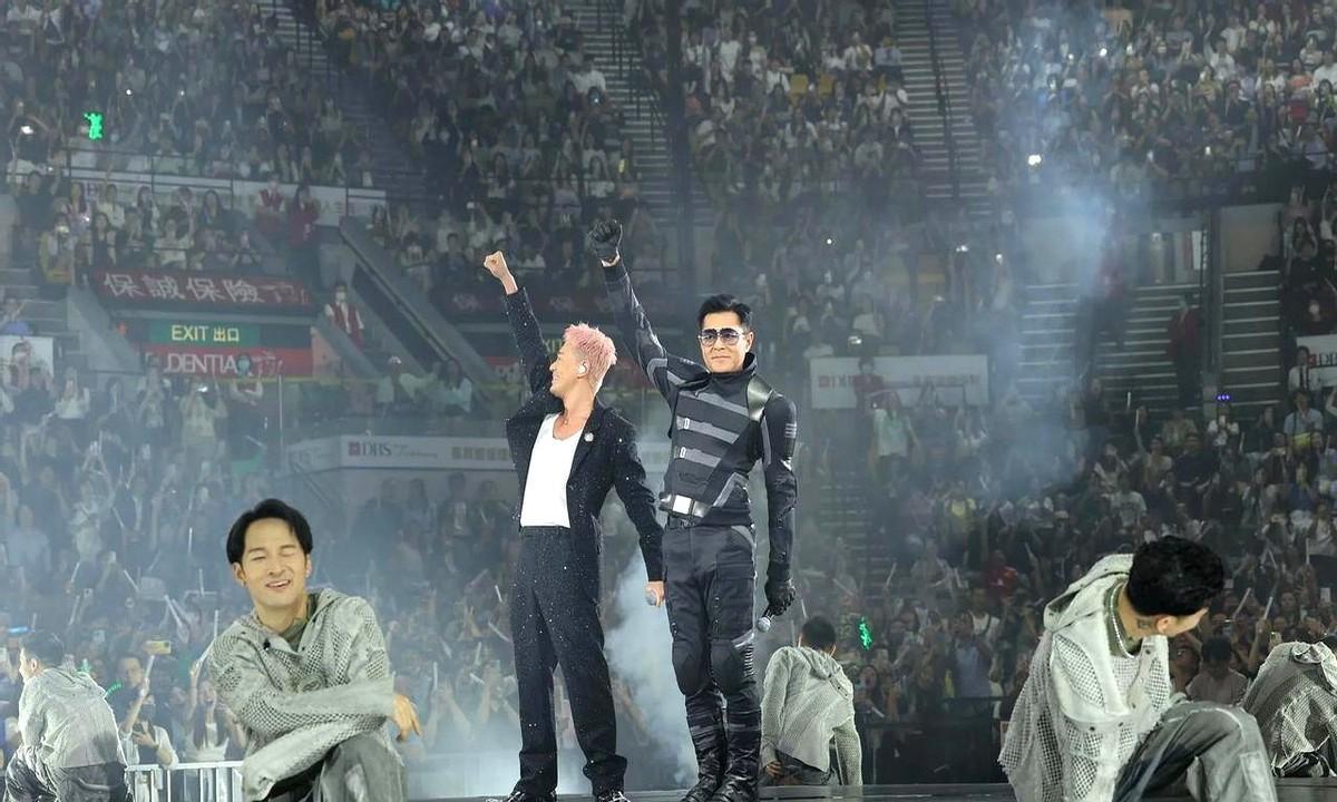 原来现在古天乐是林峯的老板，难怪如此大力支持林峯演唱会！
不过说到古天乐的歌唱经