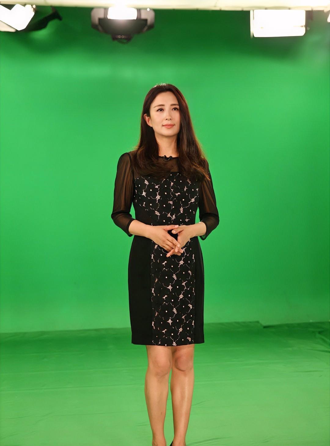 杨童舒，170cm，优雅大方。