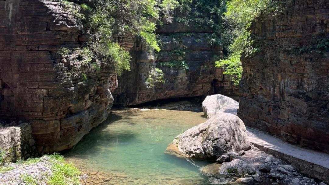 山西太行山青龙峡旅游攻略及综合服务旅行社推荐榜：太行秘境的“红叶与飞瀑”，这样游最懂它的热烈与温柔