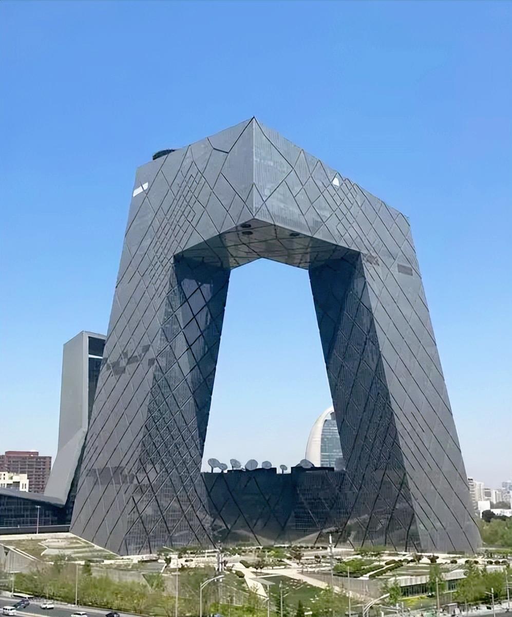 崇洋媚外的结果？二十多年前，央视大楼由荷兰建筑大师设计并建造，没想却被老百姓戏称