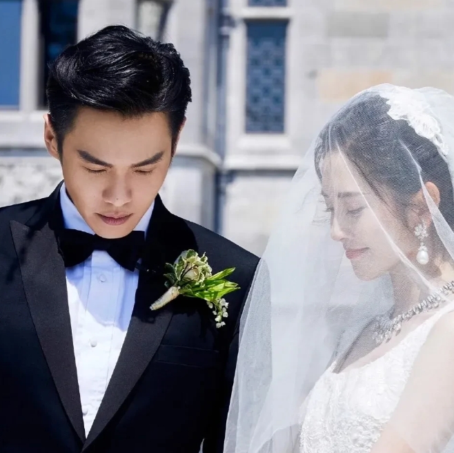 在娱乐圈众多婚礼中，有两场格外令人难忘。周杰伦与昆凌的婚礼盛大浪漫，让无数人满心