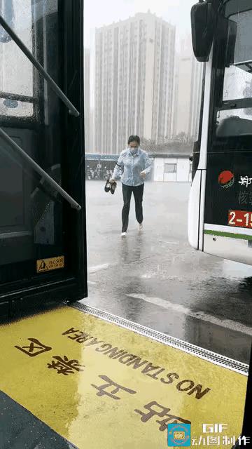 你是上车就睡觉啊[石化]