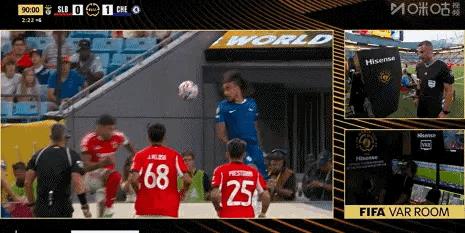 1-0踢成了4-1，裁判强行加戏，又是吹暂停又是给点球，还是美国人会玩！
切尔西