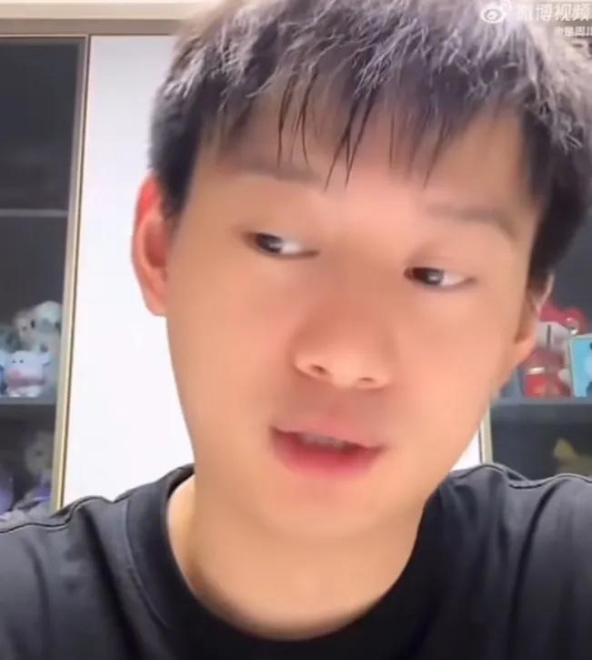 周雨直播:说邱贻可教练天天陪着孙颖莎怎么可能不上心！！
理智一点，对教练员来说，