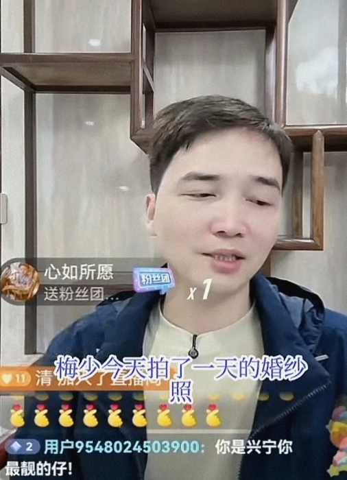 邓博说他不是富二代，真正的富二代回家以后是开着玛莎拉蒂跑来跑去，想干嘛就干嘛，想