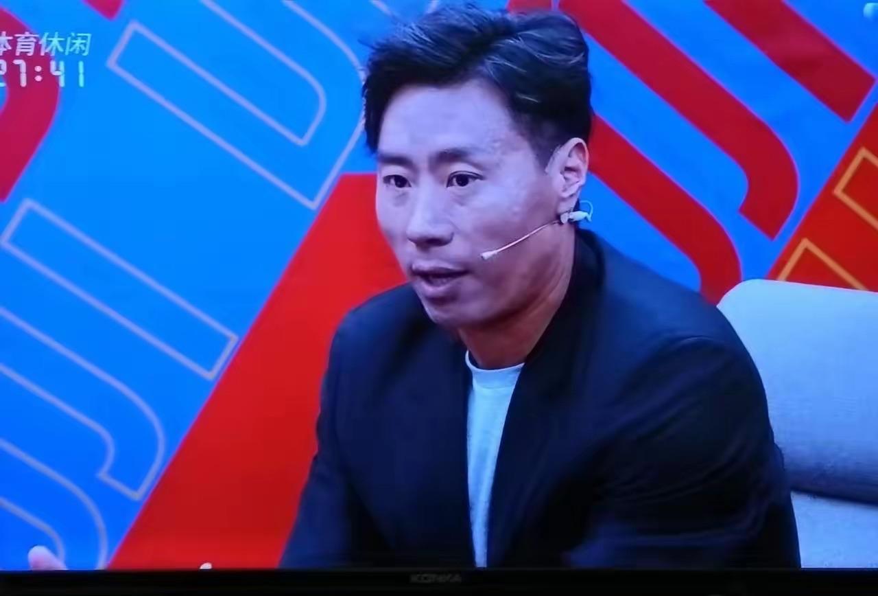 杨程真敢说：他直言不讳的提出了他对王大雷场上的表现不足的地方。
王大雷算是鲁能的