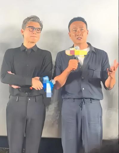 电视剧《归队》高开低走，

造成口碑两极分化的原因有三，

第一，明明剧中胡军饰