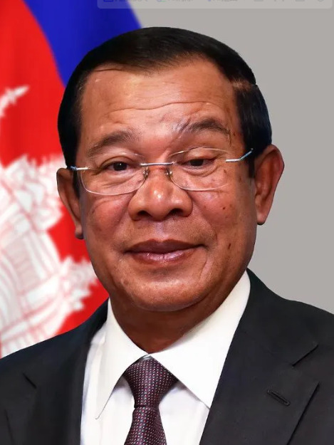 泰国总理被坑惨了，要下台了











啥？泰国总理要下台？这瓜也太大